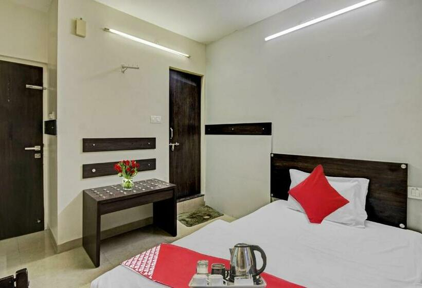 Habitació Triple Clàssica, Flagship Hotel Diva Inn