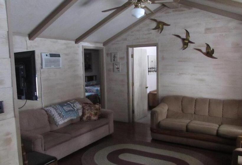 Люкс, Woodland Motor Lodge