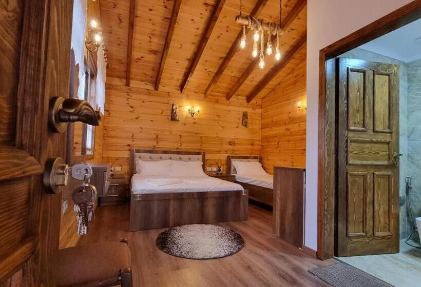 标准三人间, Villa Landi