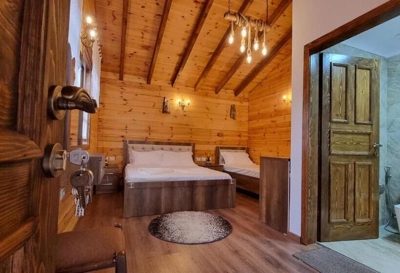 标准三人间, Villa Landi