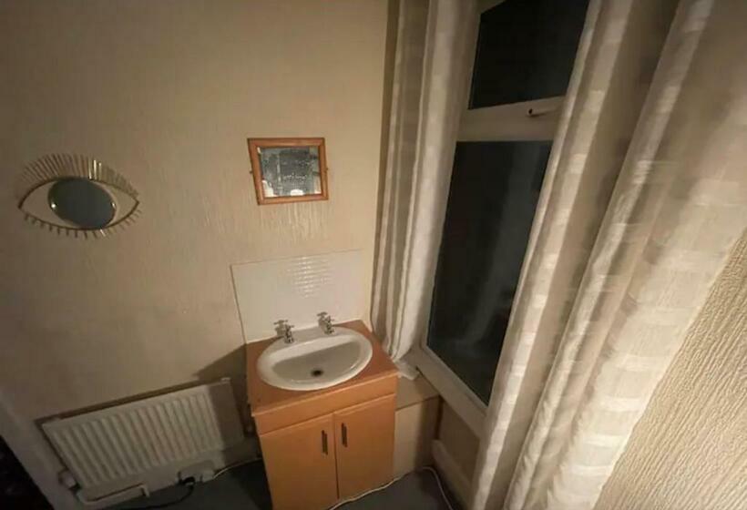 バスルーム共有のシングルスタンダード, Kirkstead Guesthouse, Pet Friendly Rooms Available, Everyone Welcome