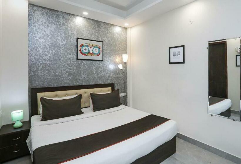 트리플 클래식 룸, Collection O 93220 Hotel The Signature Inn