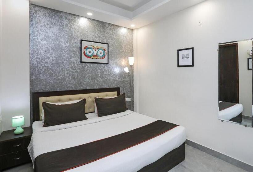 트리플 클래식 룸, Collection O 93220 Hotel The Signature Inn