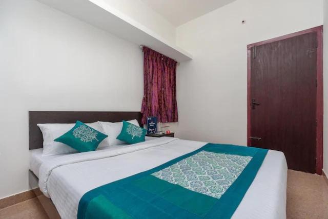 デラックスルーム, Honey Residency Airport Codissia Stay