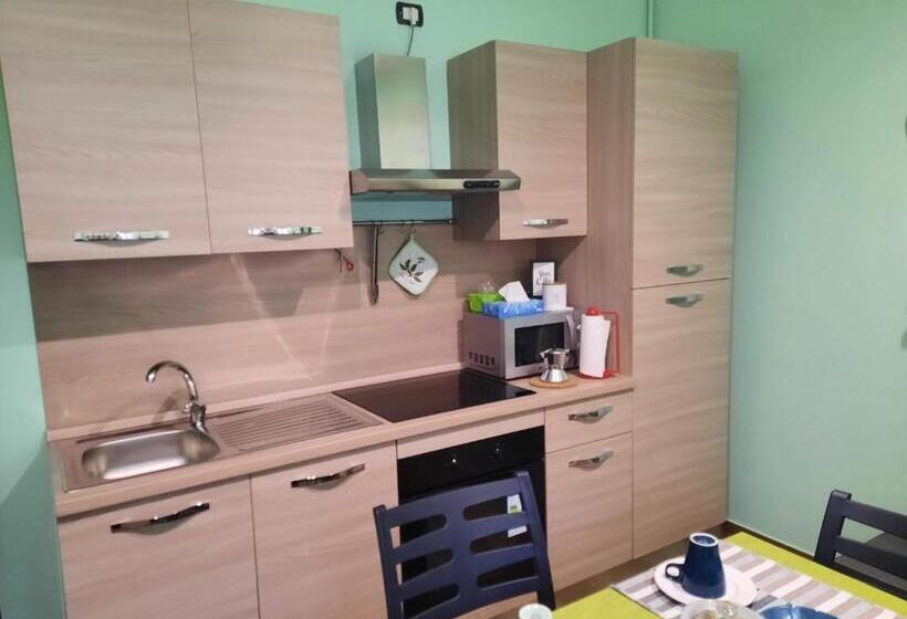 침실 3개 아파트, Home Sweet Home
