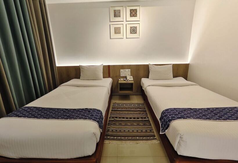 اتاق لوکس, Nandini