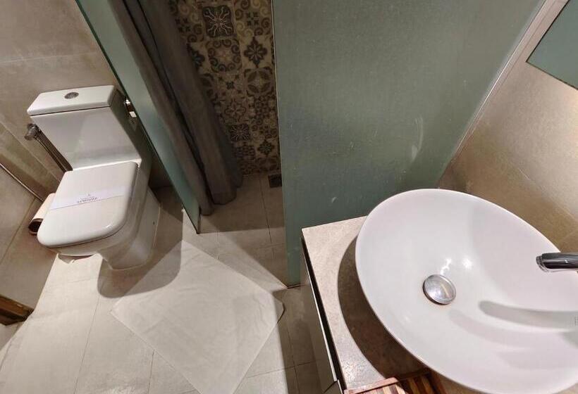 اتاق لوکس یک تخته, Nandini