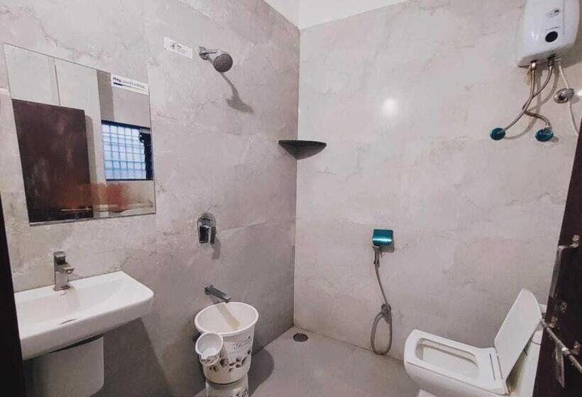 Трехместный Номер Классика, O Grand Executive