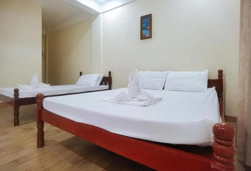 スタンダードトリプルルーム, Reddoorz @ Los Ecijanos Inn Pangasinan