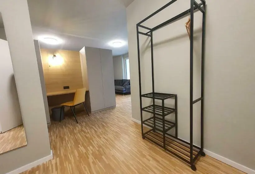 デラックスルーム, Con4rent