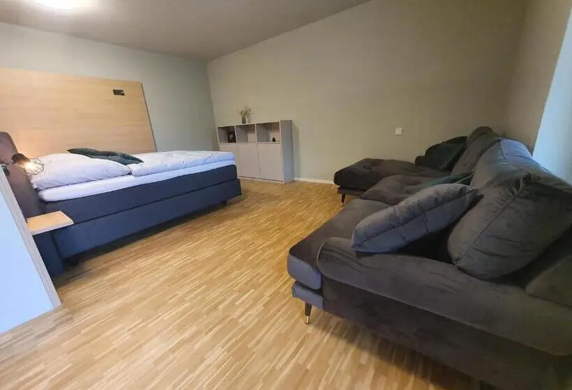 デラックスルーム, Con4rent