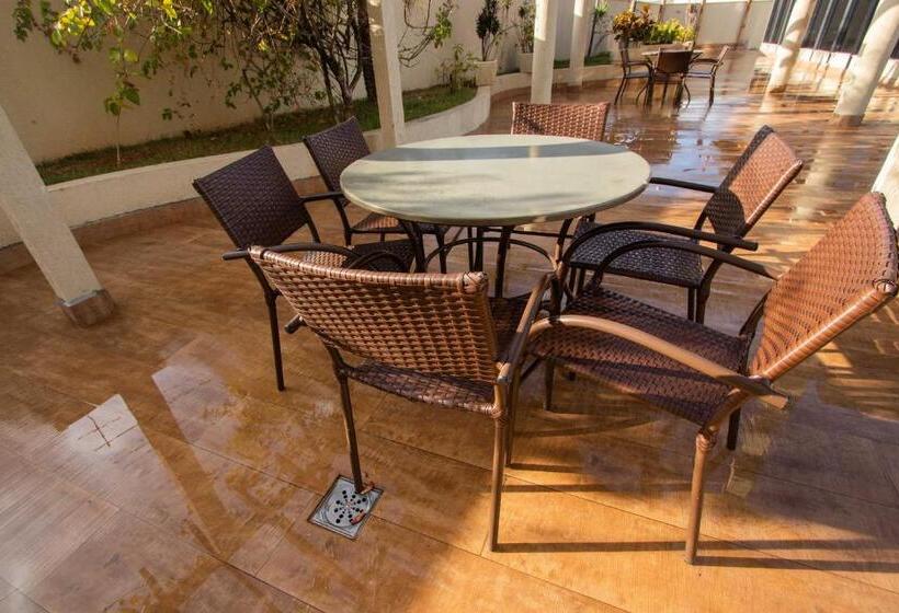 2 Schlafzimmer Apartment, Toulon Flat Service