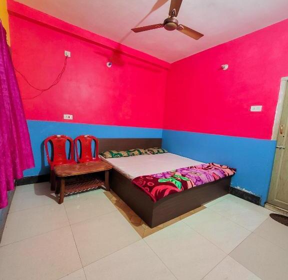 デラックスルーム, Parinee Vatika