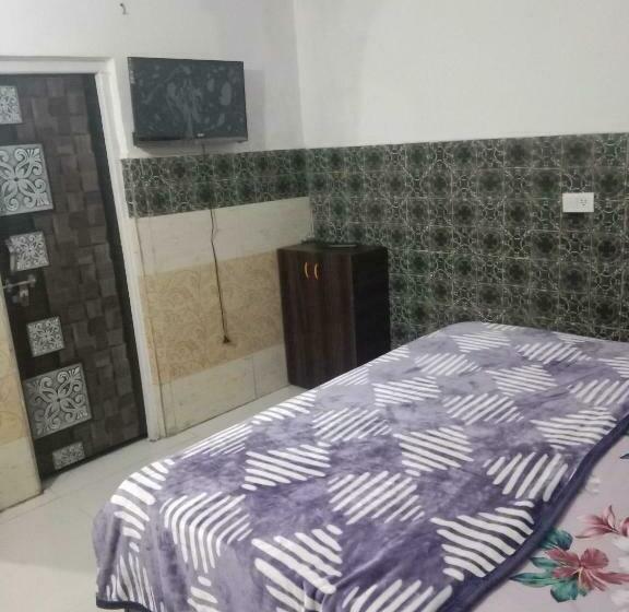 트리플 클래식 룸, Spot On 92658 Tannu Guest House