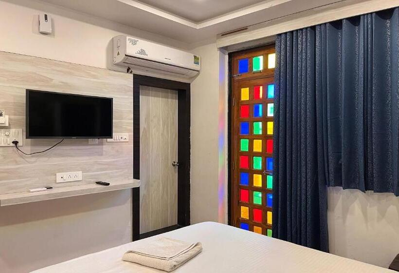 Deluxrum med Balkong, Lake Bridge