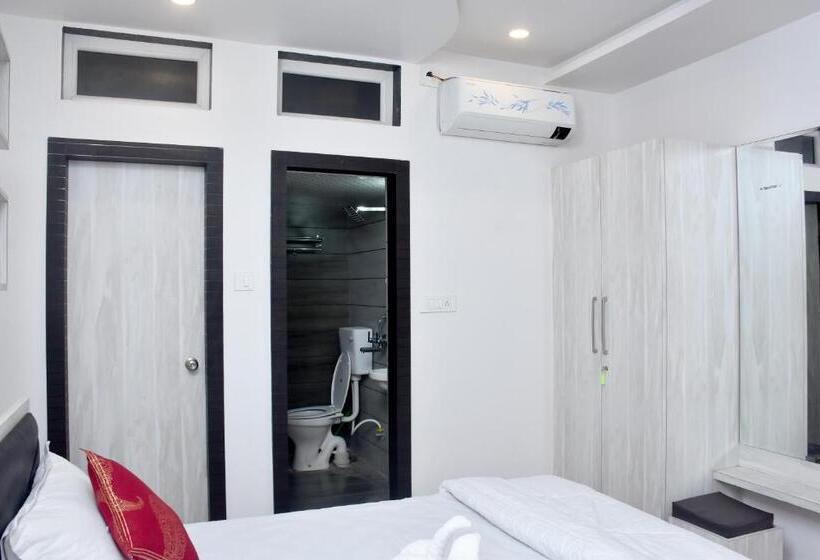 Deluxe Rum, Lake Bridge