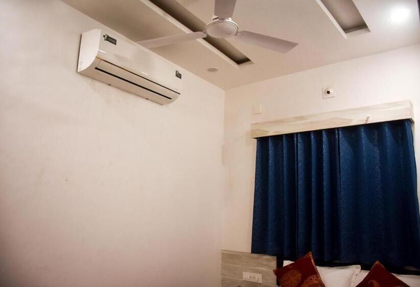 Deluxe Rum, Lake Bridge