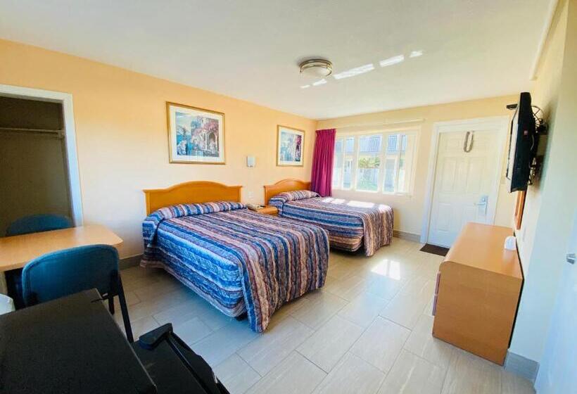 غرفه قياسيه سريرين مزدوجين, A 1 A Super Inn