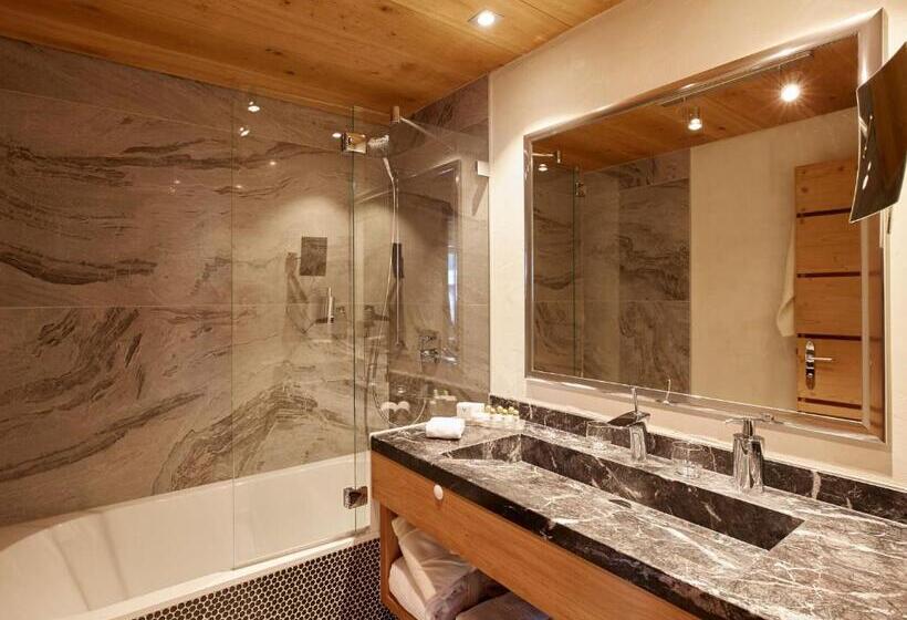 スタンダードルーム, Auriga