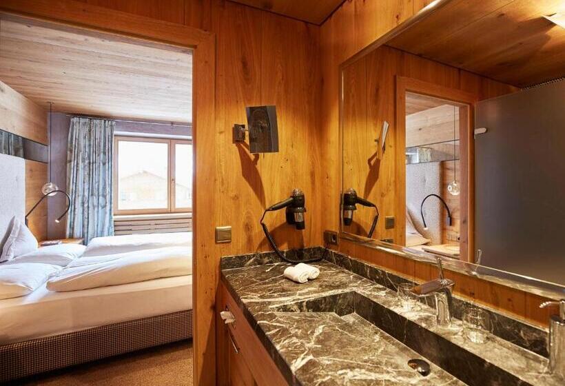 スタンダードルーム, Auriga