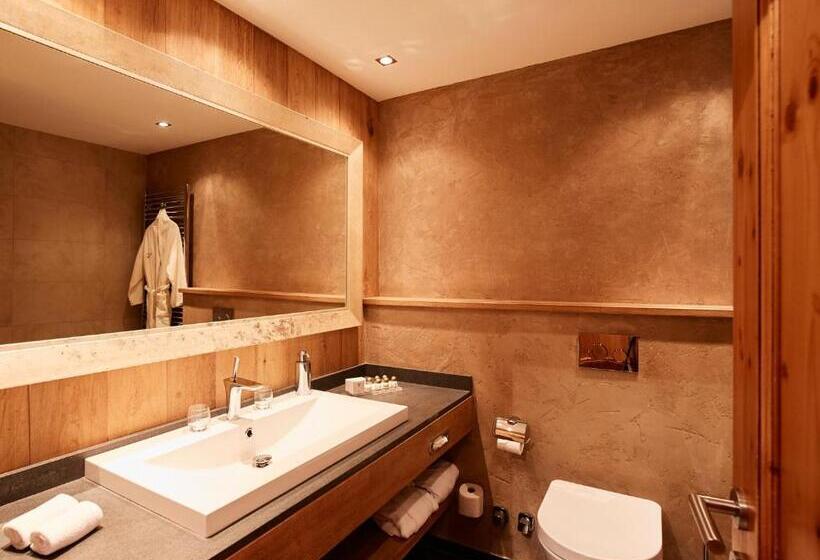 シニアスイート, Auriga