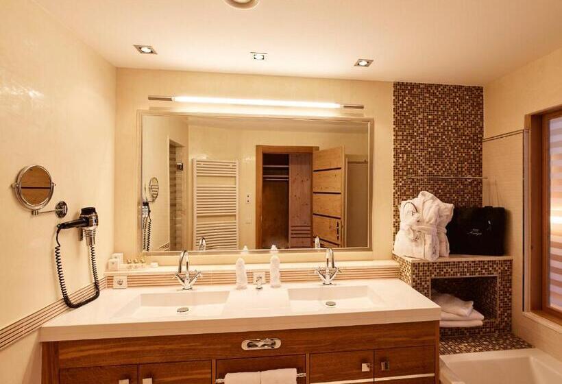 山の見えるジュニアスイート, Auriga