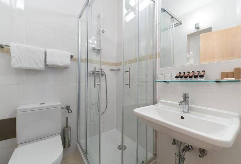 اتاق استاندارد با چشم‌انداز دریا, Barbara Piran Beach