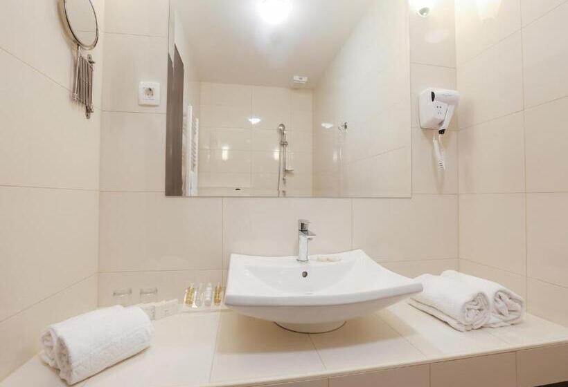 اتاق سوپریور, Barbara Piran Beach