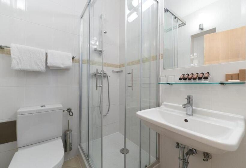 اتاق استاندارد با بالکن و چشم‌انداز دریا, Barbara Piran Beach