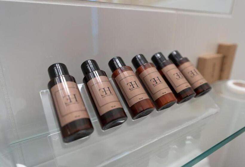 اتاق استاندارد با بالکن و چشم‌انداز دریا, Barbara Piran Beach