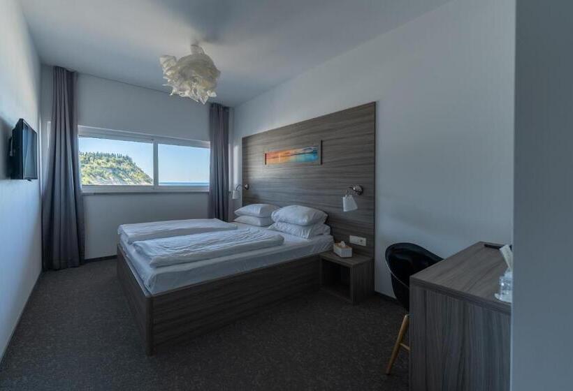 اتاق سوپریور, Barbara Piran Beach