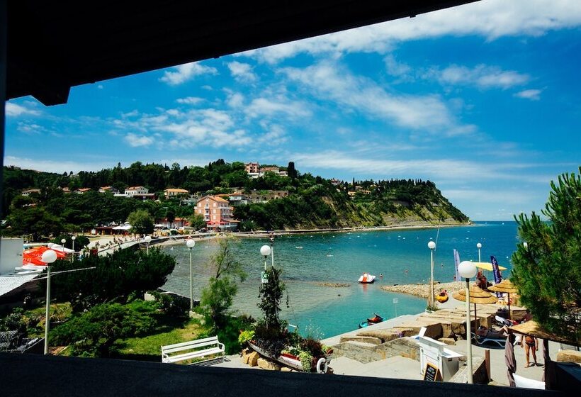 اتاق استاندارد با چشم‌انداز دریا, Barbara Piran Beach