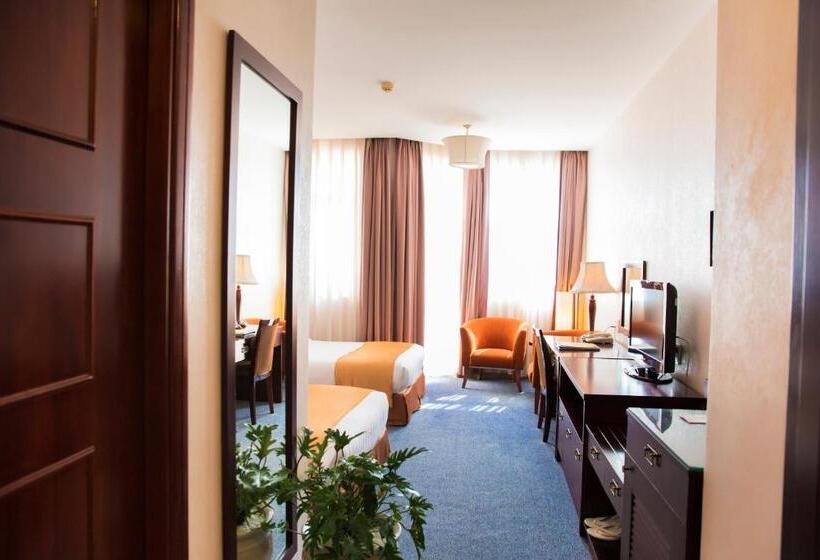 اتاق سوپریور, Dakruco