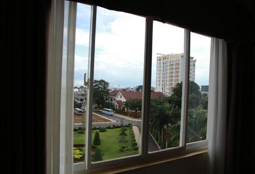 اتاق سوپریور, Dakruco