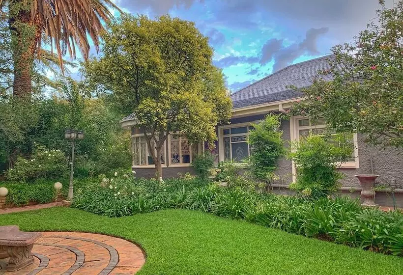 اتاق لوکس, Dersley Manor