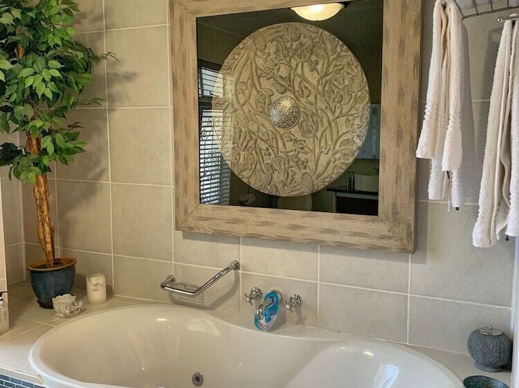 デラックスルーム, Dersley Manor