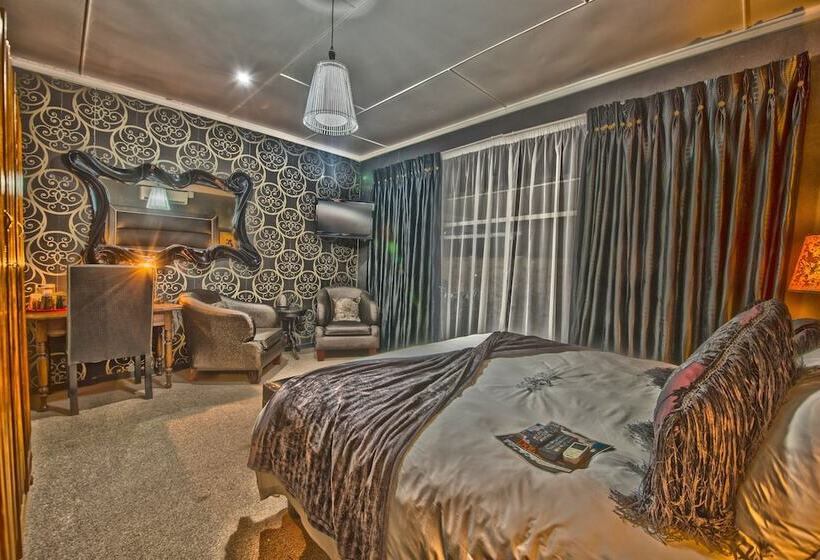 デラックスルーム, Dersley Manor