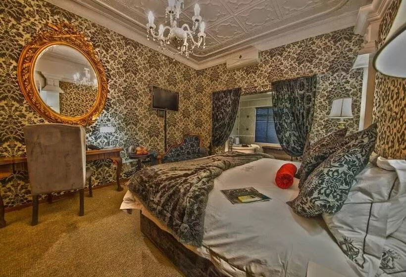 اتاق لوکس, Dersley Manor