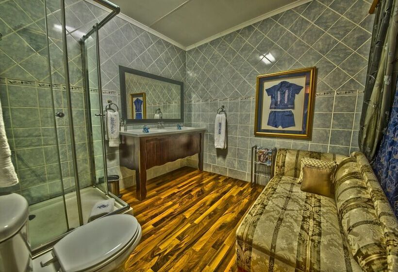 スタンダードルーム, Dersley Manor