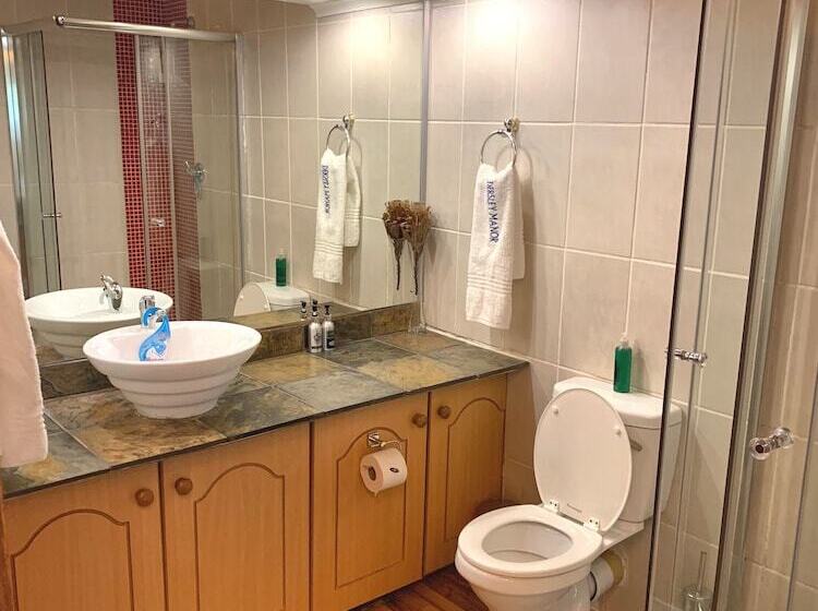 スタンダードルーム, Dersley Manor