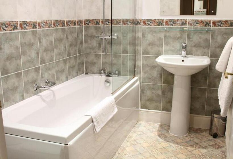 غرفة قياسية, Dovecliff Hall