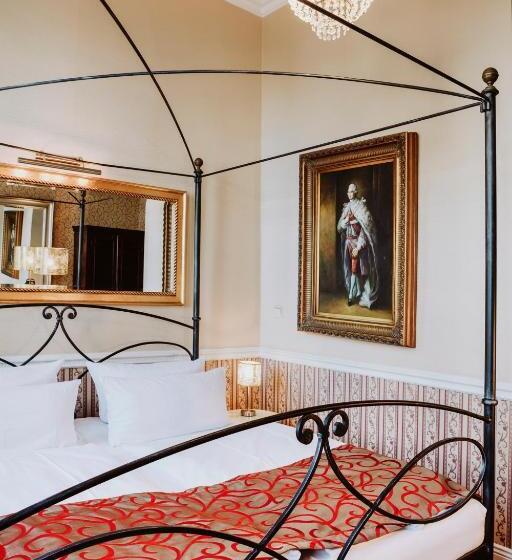 اتاق استاندارد, The Gate Garden