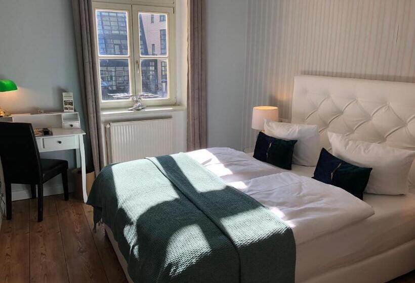 اتاق راحتی, The Gate Garden