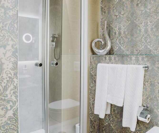 اتاق راحتی, The Gate Garden