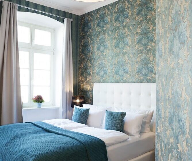 اتاق راحتی, The Gate Garden