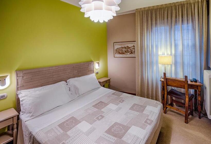 اتاق استاندارد, La Grotta