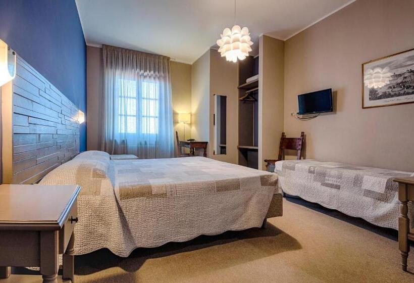 اتاق استاندارد سه نفره, La Grotta