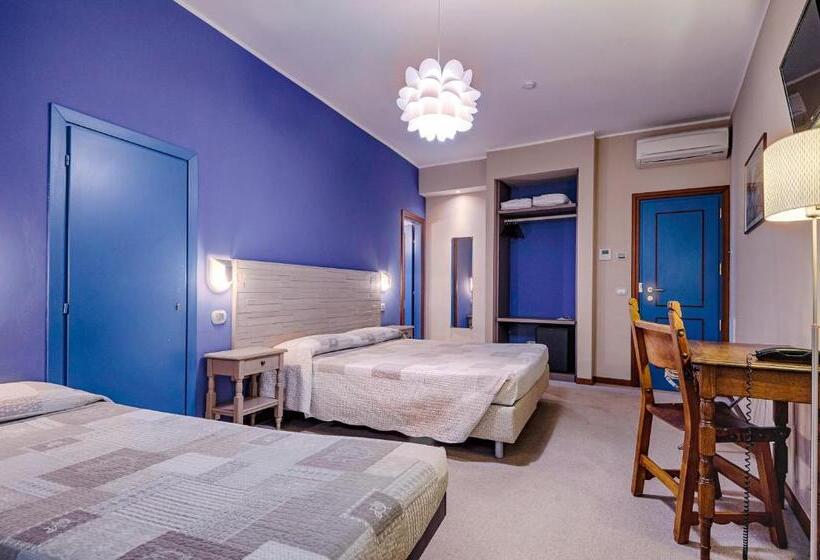 اتاق استاندارد چهار تخته, La Grotta