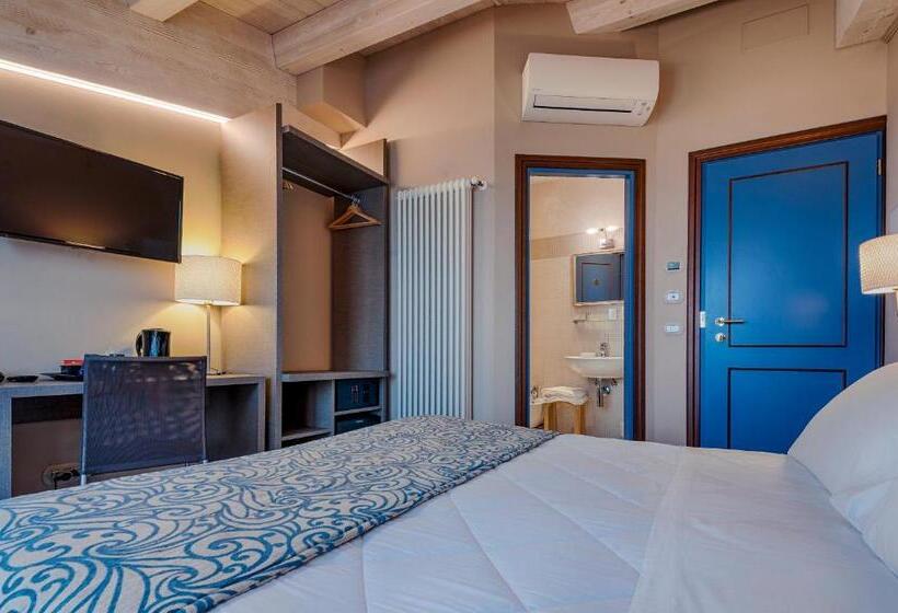 اتاق سوپریور, La Grotta