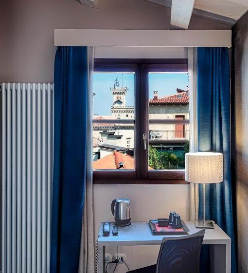 اتاق سوپریور, La Grotta